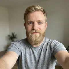 Modern selfie version of the Gnome Artificer portrait