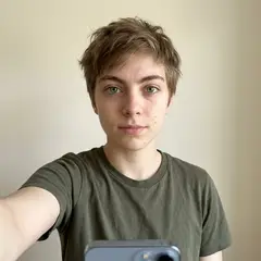 Modern selfie version of the Halfling Rogue portrait